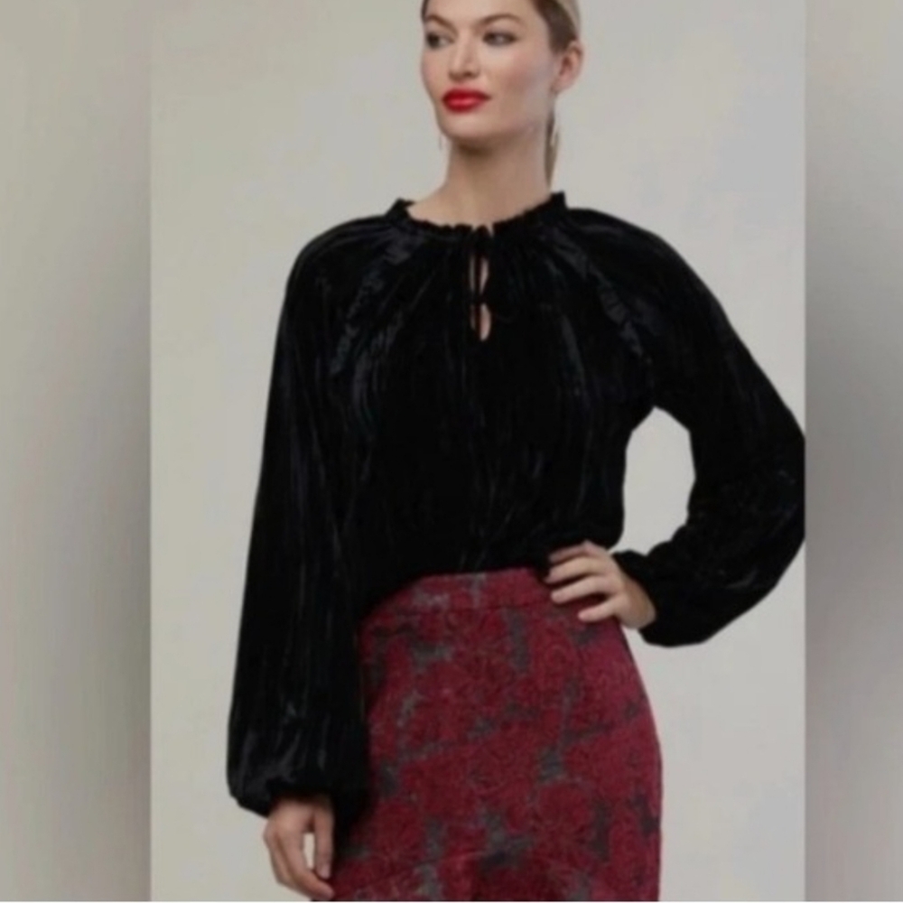🦋Rachel Parcell Black Velvet Blouse